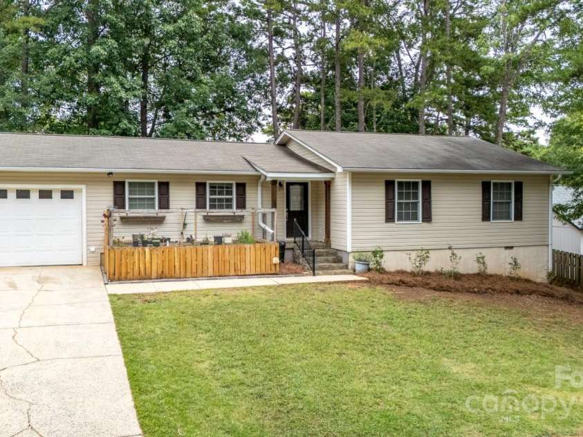 1165 Molokai Drive, Tega Cay, SC 29708.  MLS# CAR4289445, YatesRealty ID 30647. Front of House