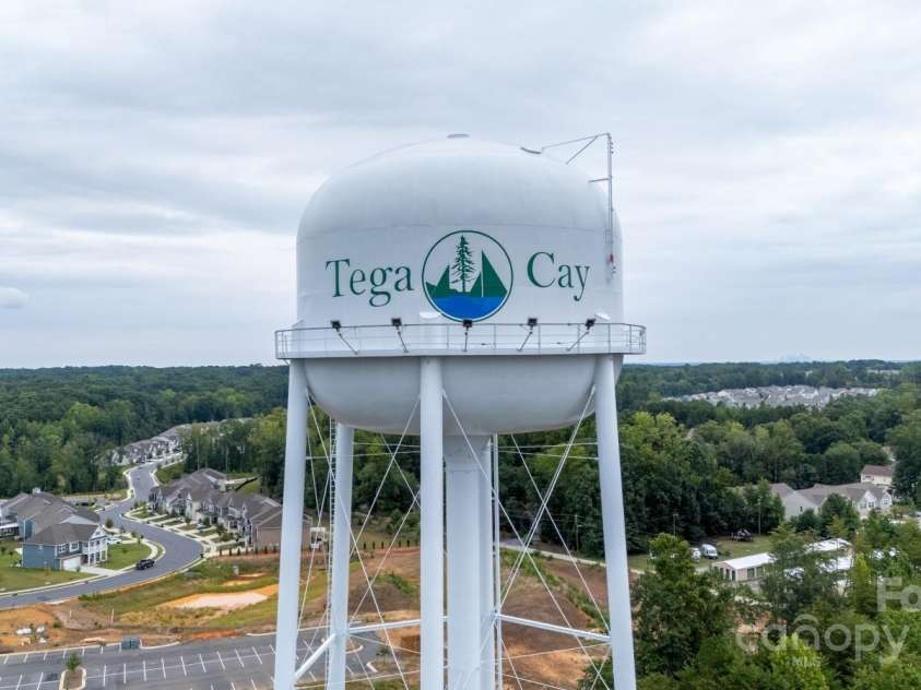 1165 Molokai Drive, Tega Cay, SC 29708.  MLS# CAR4289445, YatesRealty ID 30647. Tega Cay