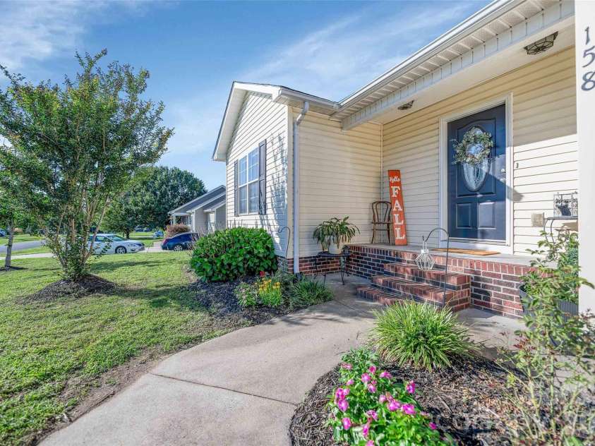158 Autumn Woods Drive, Kings Mountain, NC 28086.  MLS# CAR4382691, YatesRealty ID 30647. 