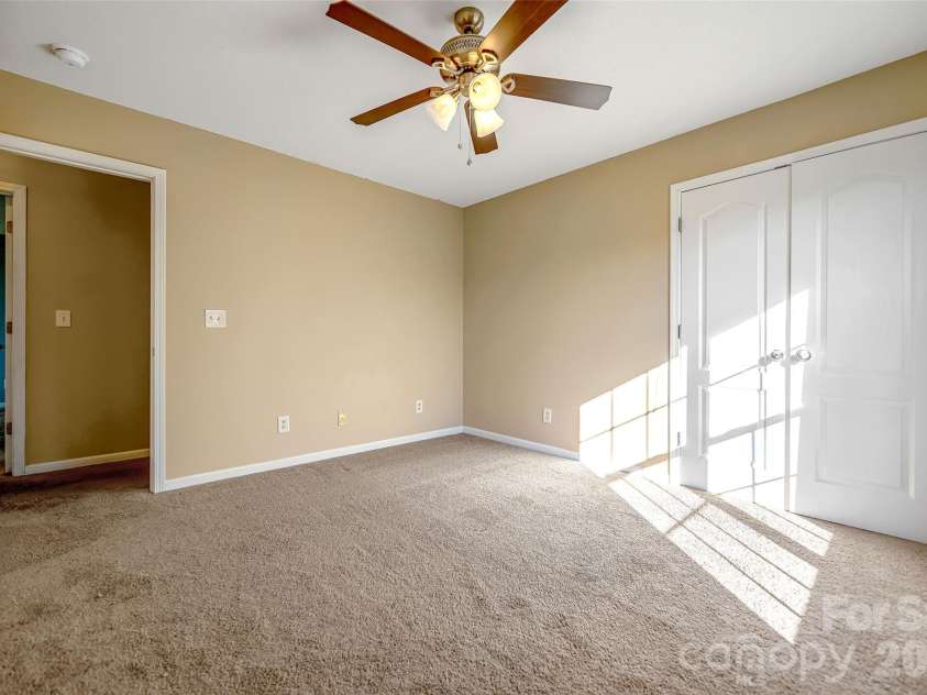 158 Autumn Woods Drive, Kings Mountain, NC 28086.  MLS# CAR4382691, YatesRealty ID 30647. 