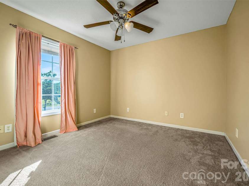 158 Autumn Woods Drive, Kings Mountain, NC 28086.  MLS# CAR4382691, YatesRealty ID 30647. 