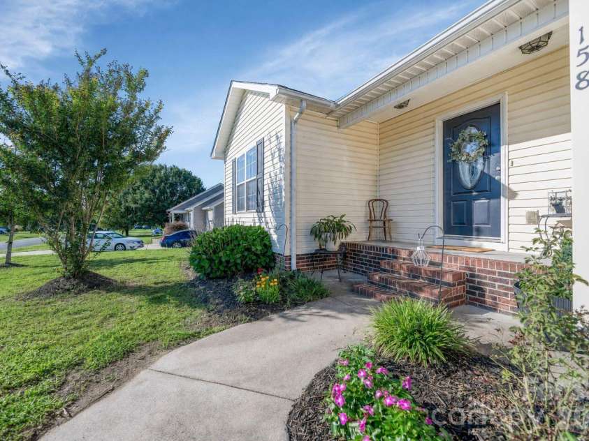 158 Autumn Woods Drive, Kings Mountain, NC 28086.  MLS# CAR4382691, YatesRealty ID 30647. 