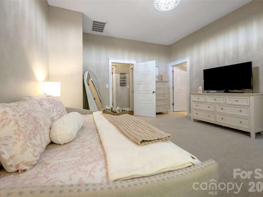 2204 Lexington Street, Belmont, NC 28012.  MLS# CAR4383233, YatesRealty ID 30648. 