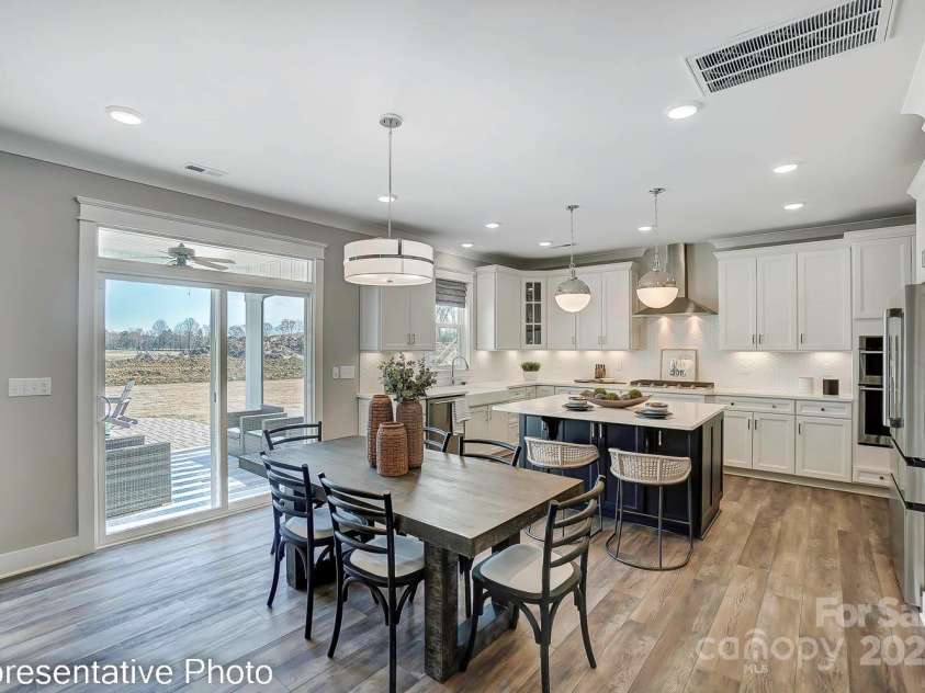 1247 Carrington Drive, Stanley, NC 28164.  MLS# CAR4285193, YatesRealty ID 30649. Kitchen and Breakfast area