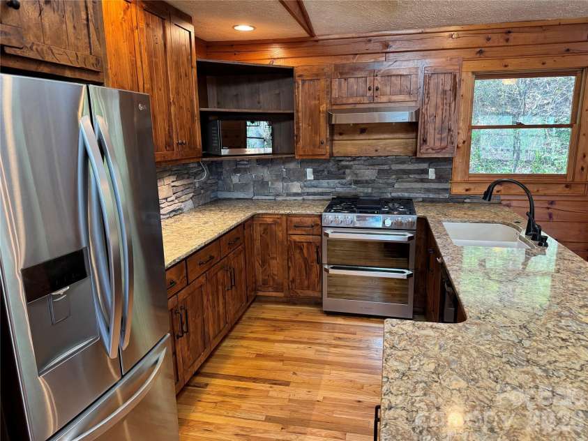1618 Walnut Creek Road, Waynesville, NC 28786.  MLS# CAR4370470, YatesRealty ID 30649. 