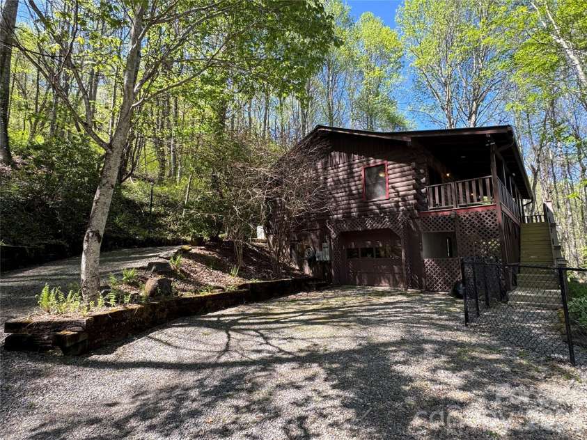 1618 Walnut Creek Road, Waynesville, NC 28786.  MLS# CAR4370470, YatesRealty ID 30649. 