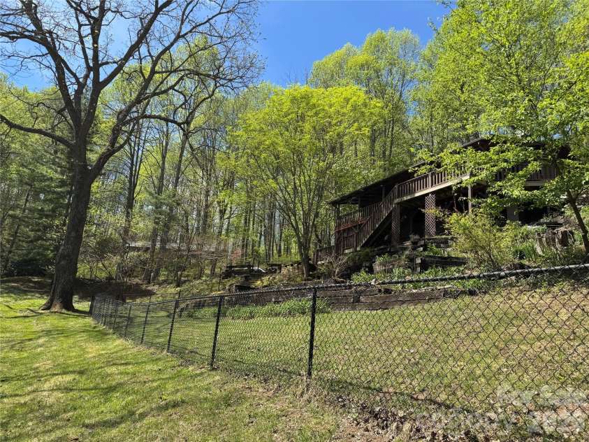 1618 Walnut Creek Road, Waynesville, NC 28786.  MLS# CAR4370470, YatesRealty ID 30649. 