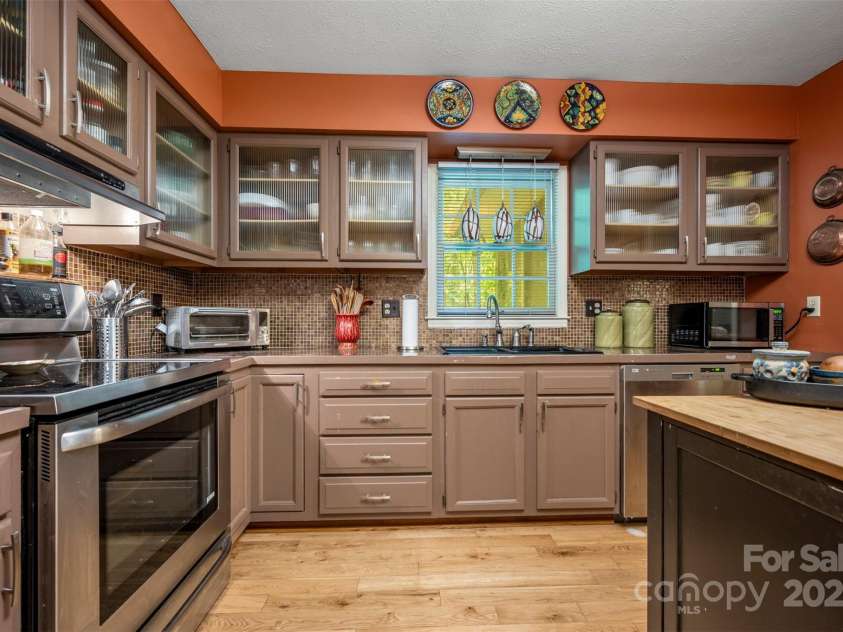 144 Beechwood Drive, Columbus, NC 28722.  MLS# CAR4277729, YatesRealty ID 3065. 