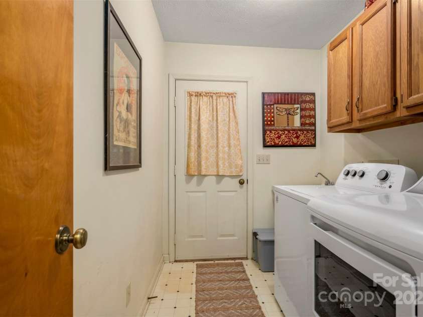 144 Beechwood Drive, Columbus, NC 28722.  MLS# CAR4277729, YatesRealty ID 3065. 