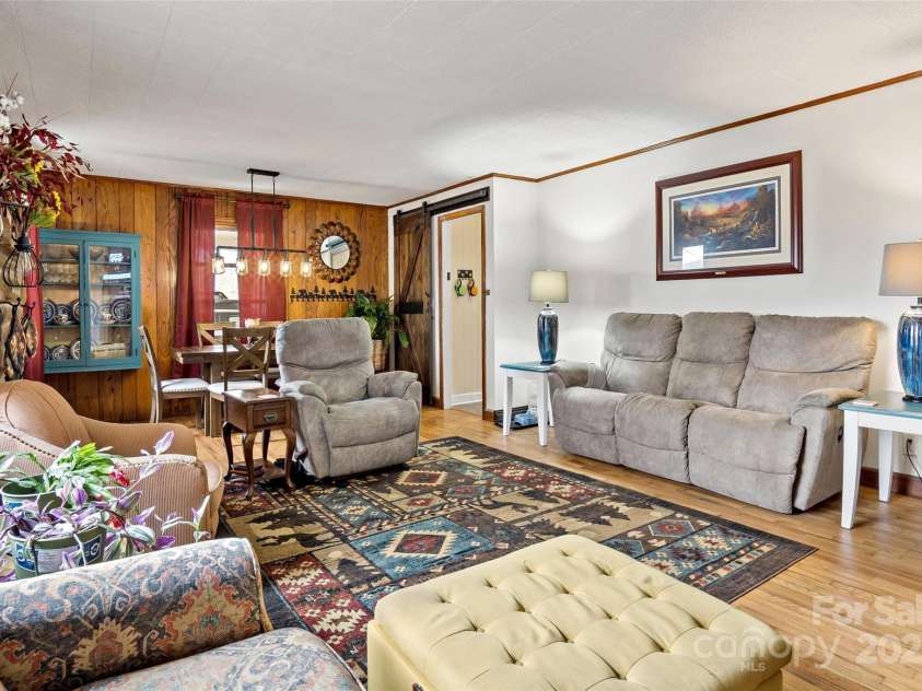 390 Pendley Road, Spruce Pine, NC 28777.  MLS# CAR4219056, YatesRealty ID 3065. 