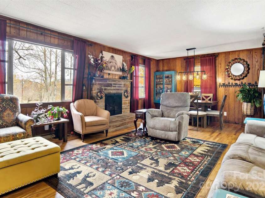 390 Pendley Road, Spruce Pine, NC 28777.  MLS# CAR4219056, YatesRealty ID 3065. 