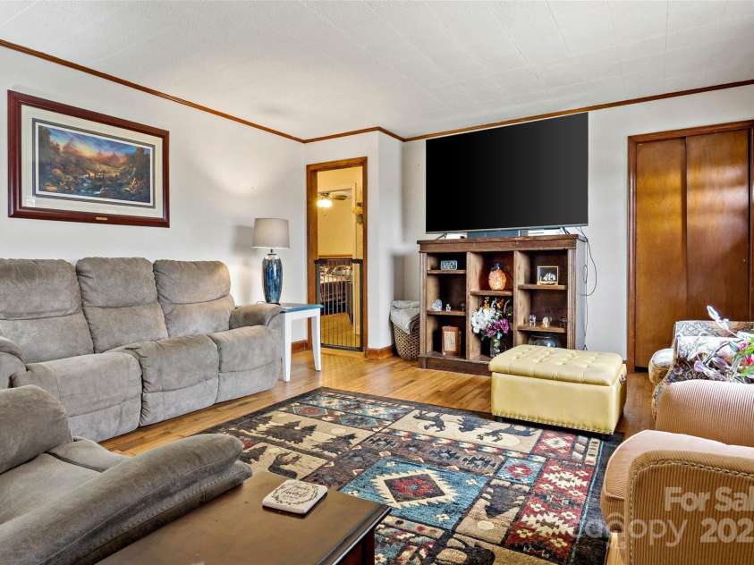 390 Pendley Road, Spruce Pine, NC 28777.  MLS# CAR4219056, YatesRealty ID 3065. 