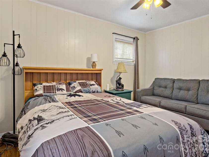 390 Pendley Road, Spruce Pine, NC 28777.  MLS# CAR4219056, YatesRealty ID 3065. 