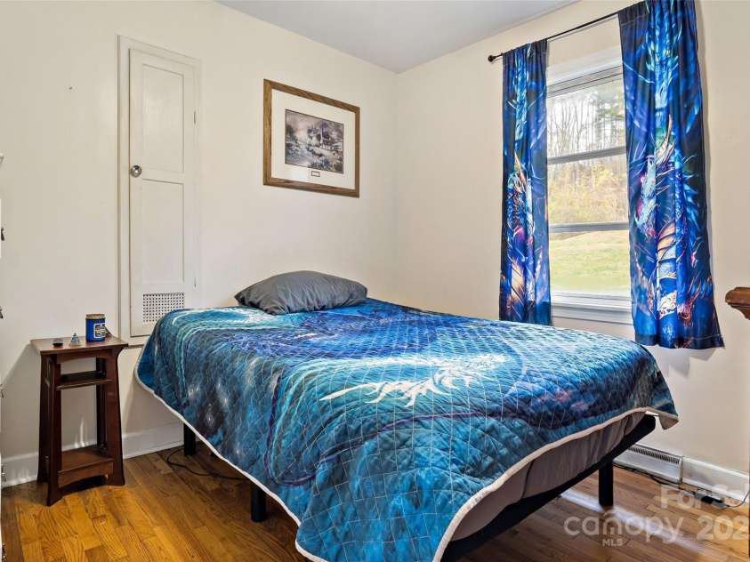 390 Pendley Road, Spruce Pine, NC 28777.  MLS# CAR4219056, YatesRealty ID 3065. 