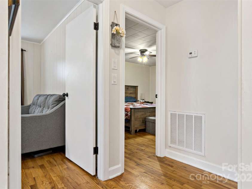 390 Pendley Road, Spruce Pine, NC 28777.  MLS# CAR4219056, YatesRealty ID 3065. 