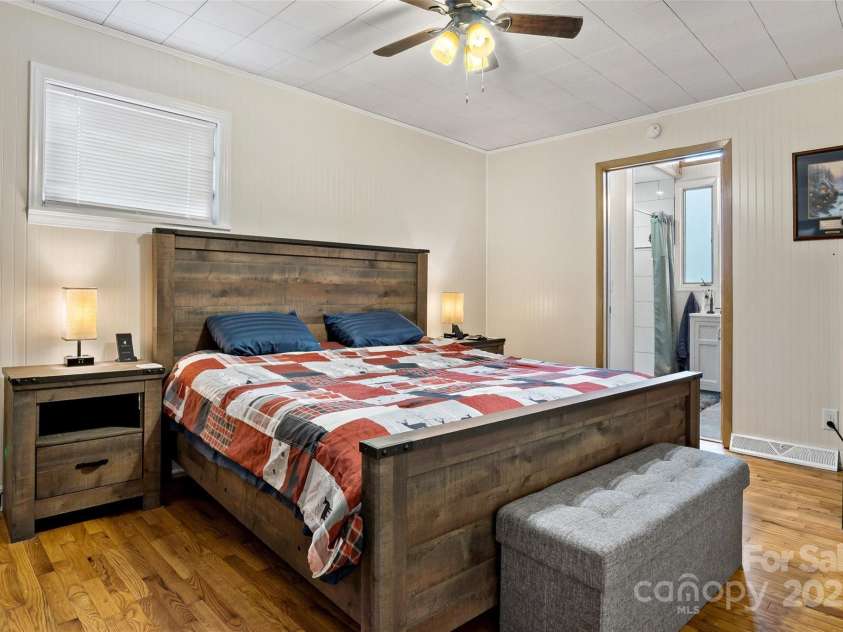 390 Pendley Road, Spruce Pine, NC 28777.  MLS# CAR4219056, YatesRealty ID 3065. 