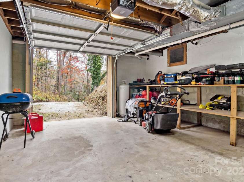 390 Pendley Road, Spruce Pine, NC 28777.  MLS# CAR4219056, YatesRealty ID 3065. 