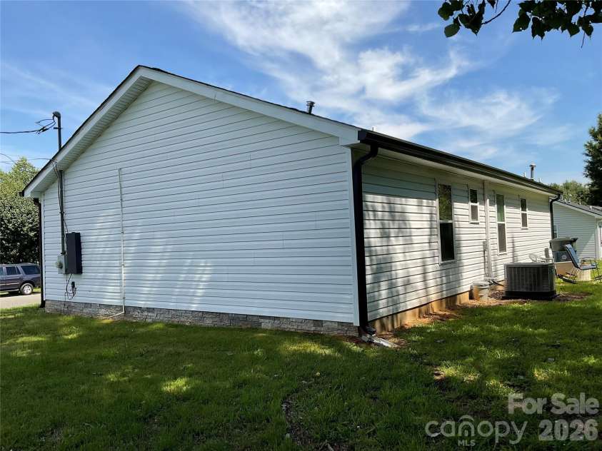 324 Greentree Street, Rock Hill, SC 29730.  MLS# CAR4390479, YatesRealty ID 30650. 