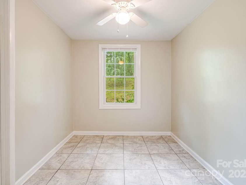 32 Rhudy Road, Asheville, NC 28806.  MLS# CAR4289201, YatesRealty ID 30651. 