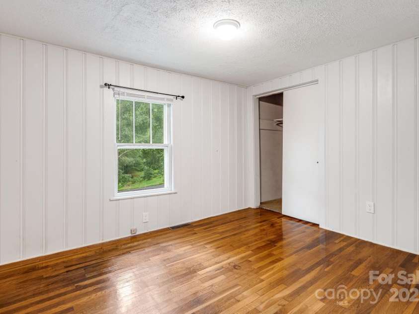 32 Rhudy Road, Asheville, NC 28806.  MLS# CAR4289201, YatesRealty ID 30651. 