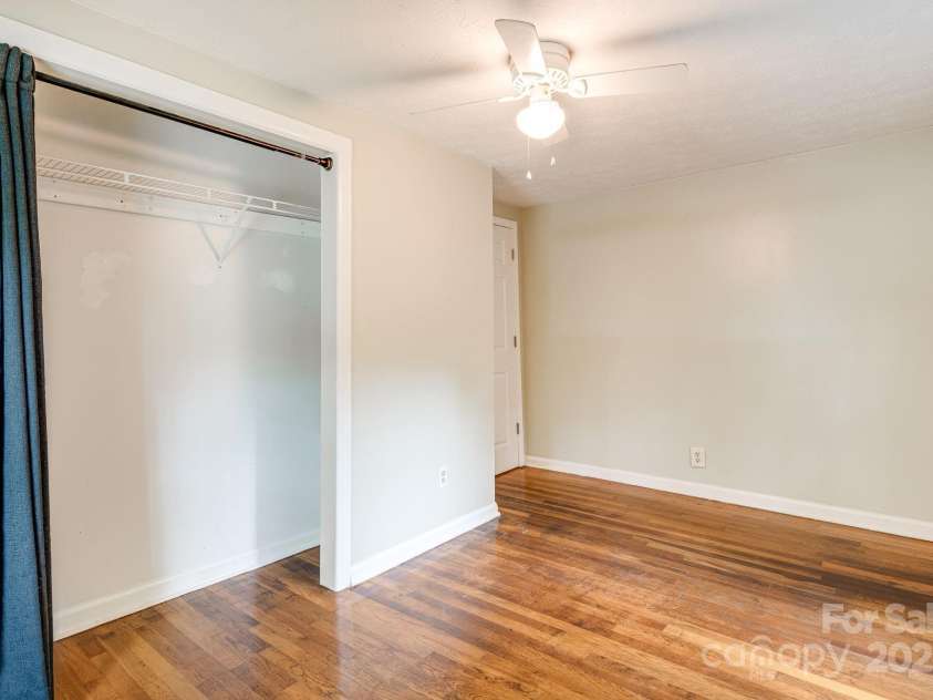 32 Rhudy Road, Asheville, NC 28806.  MLS# CAR4289201, YatesRealty ID 30651. 