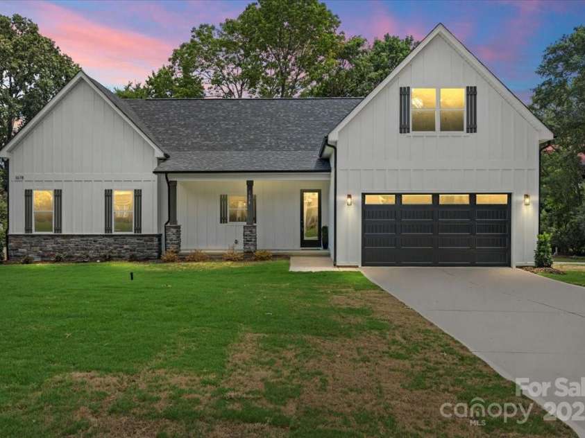 1678 Sharon Lane, Lancaster, SC 29720.  MLS# CAR4276255, YatesRealty ID 30652. 