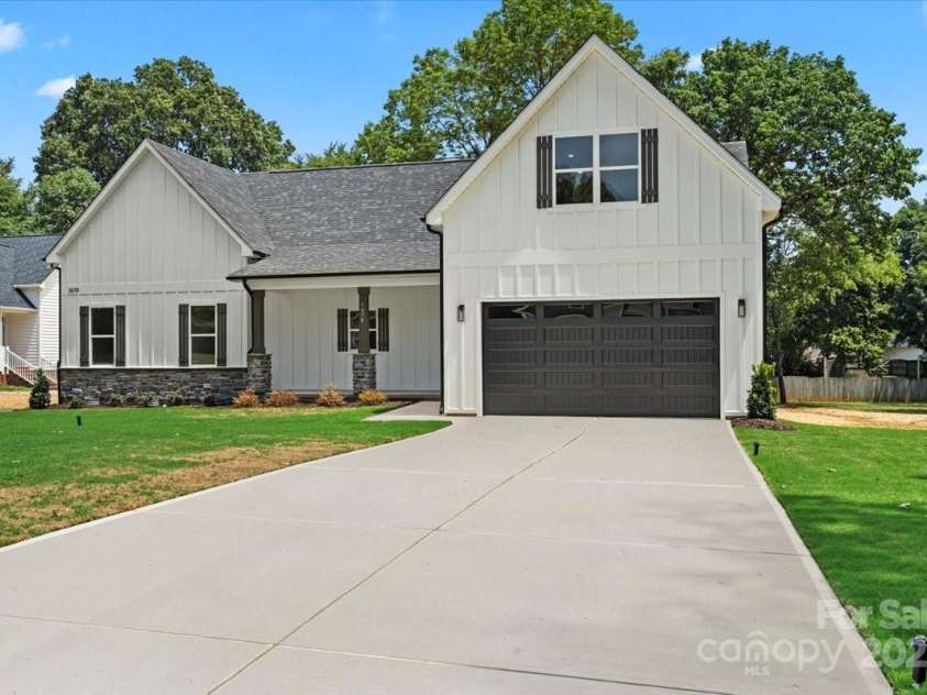 1678 Sharon Lane, Lancaster, SC 29720.  MLS# CAR4276255, YatesRealty ID 30652. 