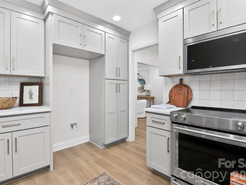 1943 Watlington Drive, Charlotte, NC 28270.  MLS# CAR4388699, YatesRealty ID 30653. 