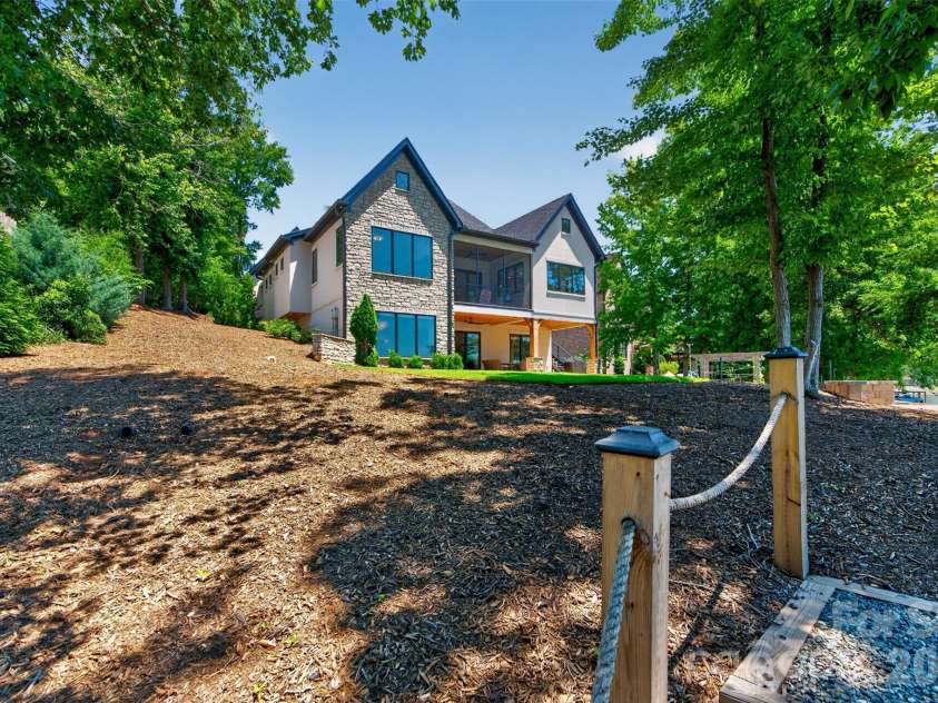 3252 Ashwood Park Drive, Belmont, NC 28012.  MLS# CAR4390997, YatesRealty ID 30654. 