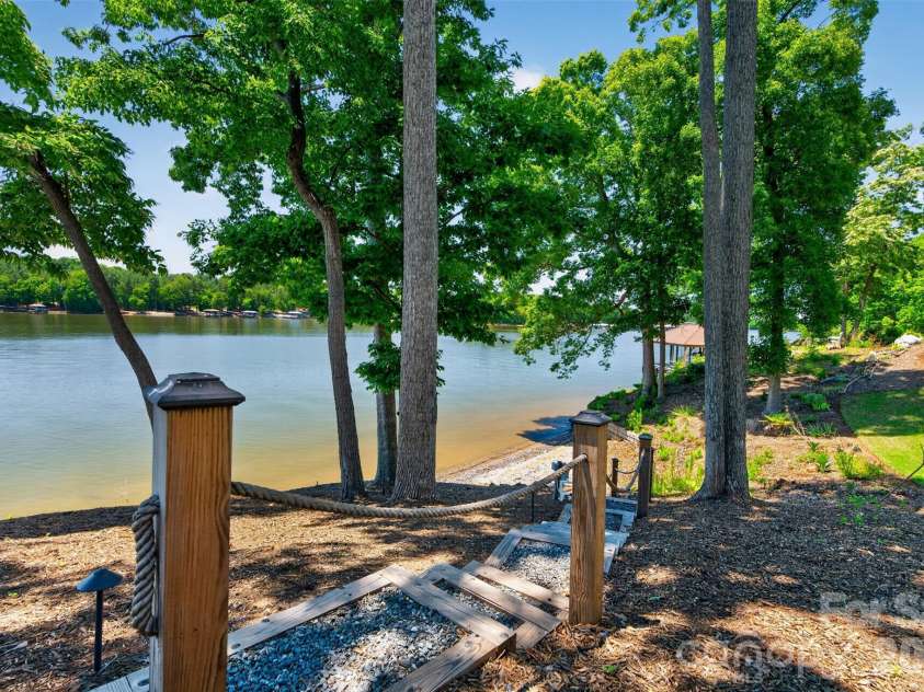 3252 Ashwood Park Drive, Belmont, NC 28012.  MLS# CAR4390997, YatesRealty ID 30654. 