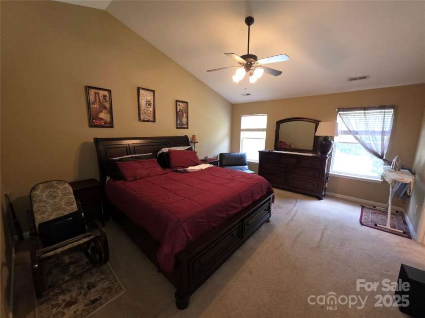 3042 Ernest Russell Court, Charlotte, NC 28269.  MLS# CAR4286579, YatesRealty ID 30655. 