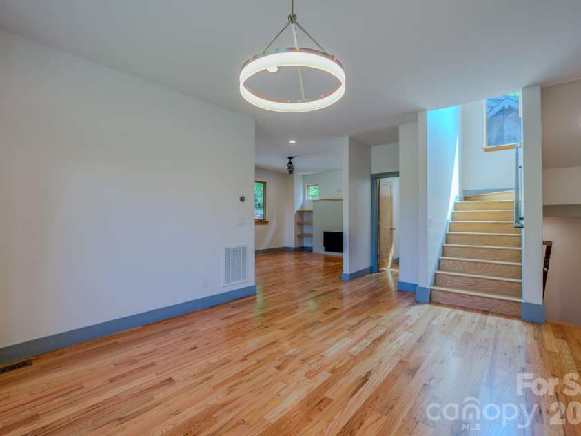 87 Deaver Street, Asheville, NC 28806.  MLS# CAR4374258, YatesRealty ID 30655. 