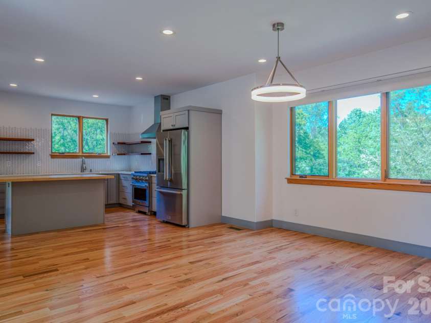 87 Deaver Street, Asheville, NC 28806.  MLS# CAR4374258, YatesRealty ID 30655. 