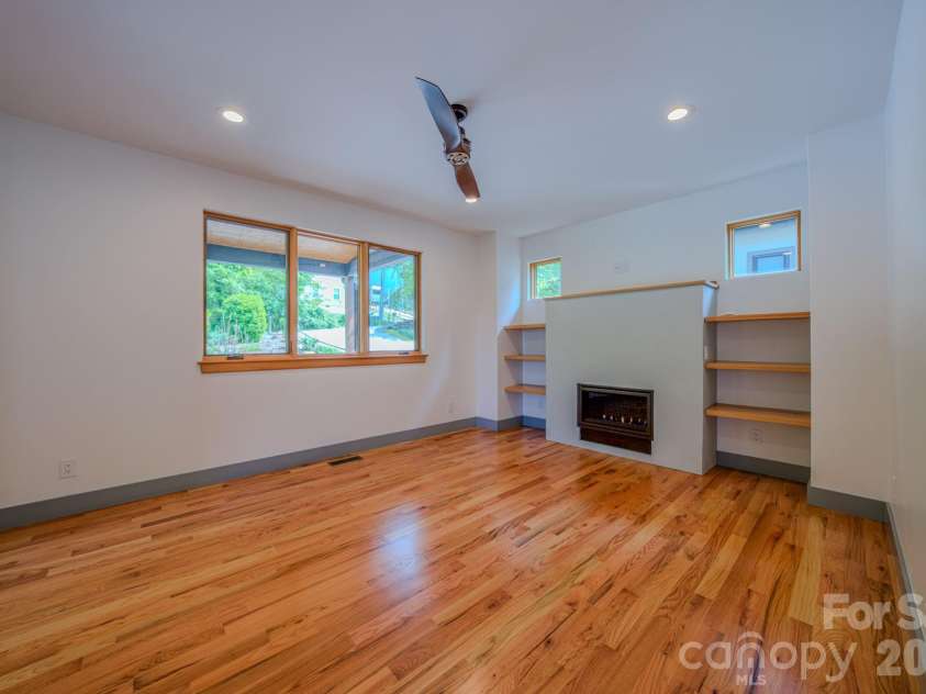 87 Deaver Street, Asheville, NC 28806.  MLS# CAR4374258, YatesRealty ID 30655. 