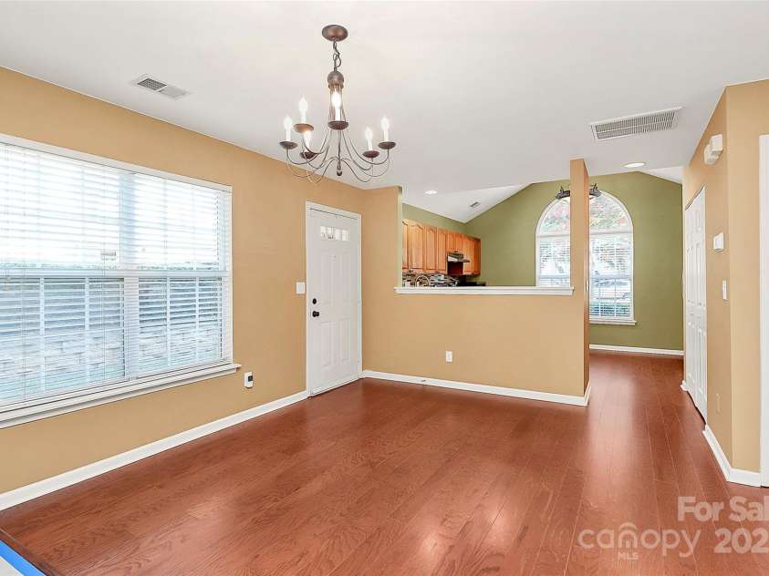4580 Antelope Lane, Charlotte, NC 28269.  MLS# CAR4277869, YatesRealty ID 30656. 
