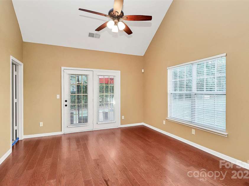 4580 Antelope Lane, Charlotte, NC 28269.  MLS# CAR4277869, YatesRealty ID 30656. 