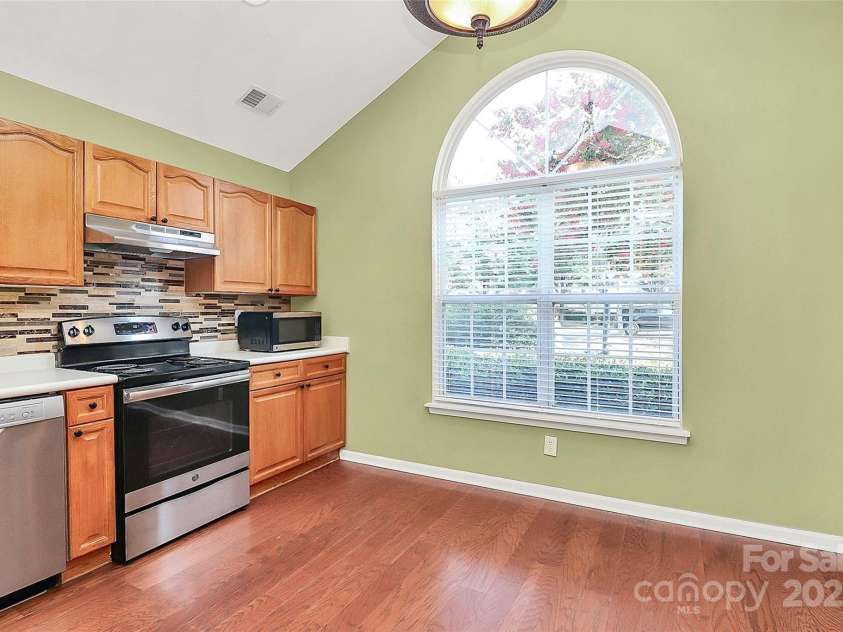 4580 Antelope Lane, Charlotte, NC 28269.  MLS# CAR4277869, YatesRealty ID 30656. 