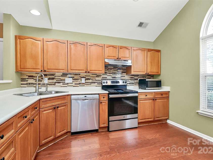 4580 Antelope Lane, Charlotte, NC 28269.  MLS# CAR4277869, YatesRealty ID 30656. 