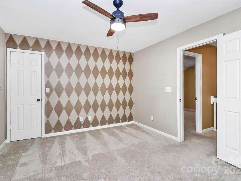 4580 Antelope Lane, Charlotte, NC 28269.  MLS# CAR4277869, YatesRealty ID 30656. 