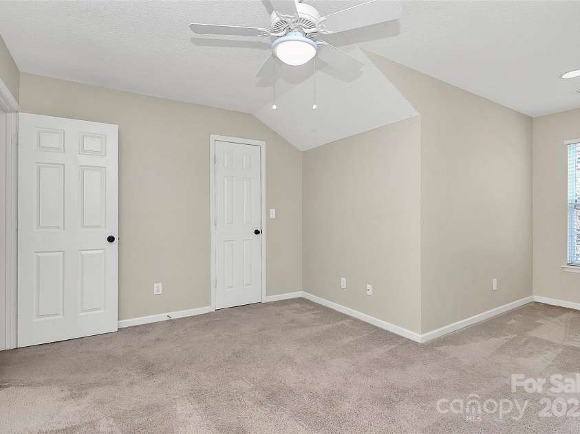4580 Antelope Lane, Charlotte, NC 28269.  MLS# CAR4277869, YatesRealty ID 30656. 