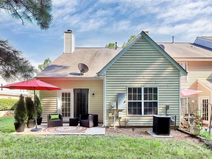 4580 Antelope Lane, Charlotte, NC 28269.  MLS# CAR4277869, YatesRealty ID 30656. 