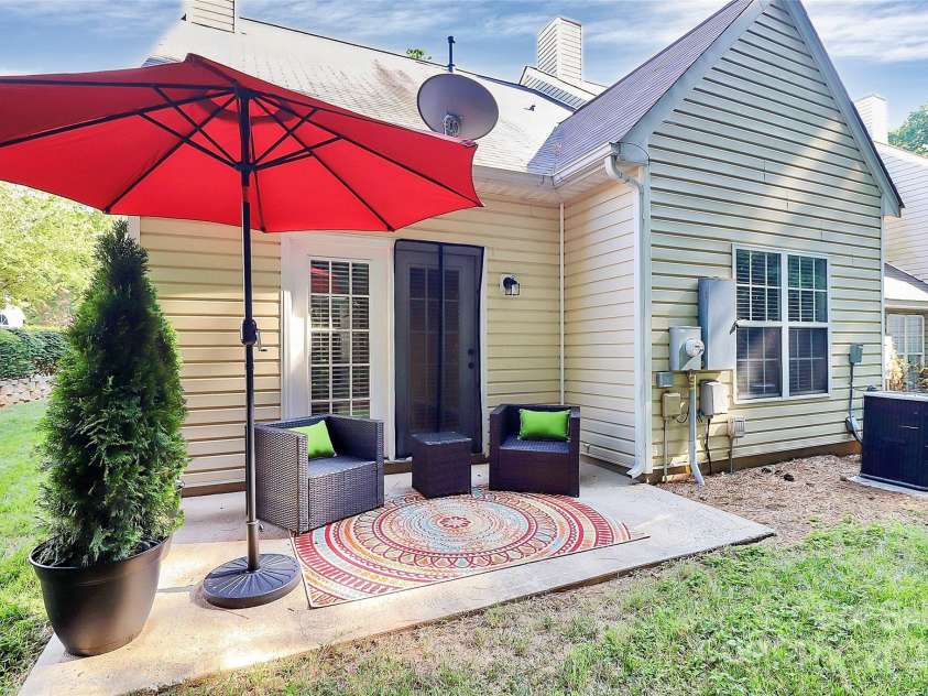 4580 Antelope Lane, Charlotte, NC 28269.  MLS# CAR4277869, YatesRealty ID 30656. 