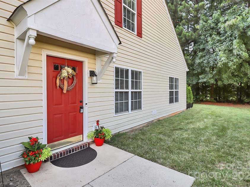 4580 Antelope Lane, Charlotte, NC 28269.  MLS# CAR4277869, YatesRealty ID 30656. 