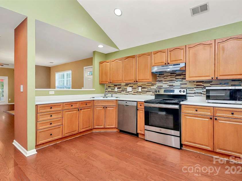 4580 Antelope Lane, Charlotte, NC 28269.  MLS# CAR4277869, YatesRealty ID 30656. 