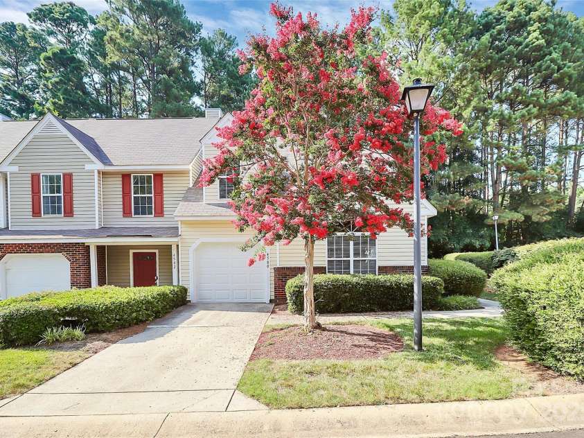 4580 Antelope Lane, Charlotte, NC 28269.  MLS# CAR4277869, YatesRealty ID 30656. 