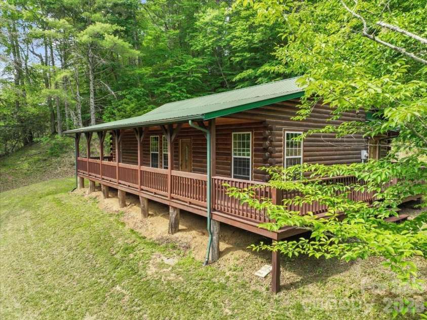 439 Upper Pig Pen Road, Green Mountain, NC 28740.  MLS# CAR4392353, YatesRealty ID 30658. 