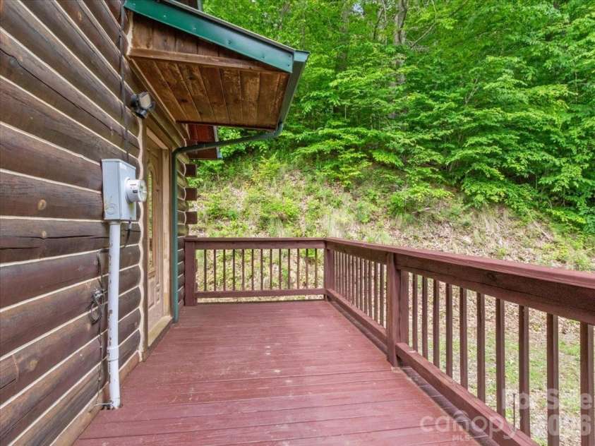 439 Upper Pig Pen Road, Green Mountain, NC 28740.  MLS# CAR4392353, YatesRealty ID 30658. 