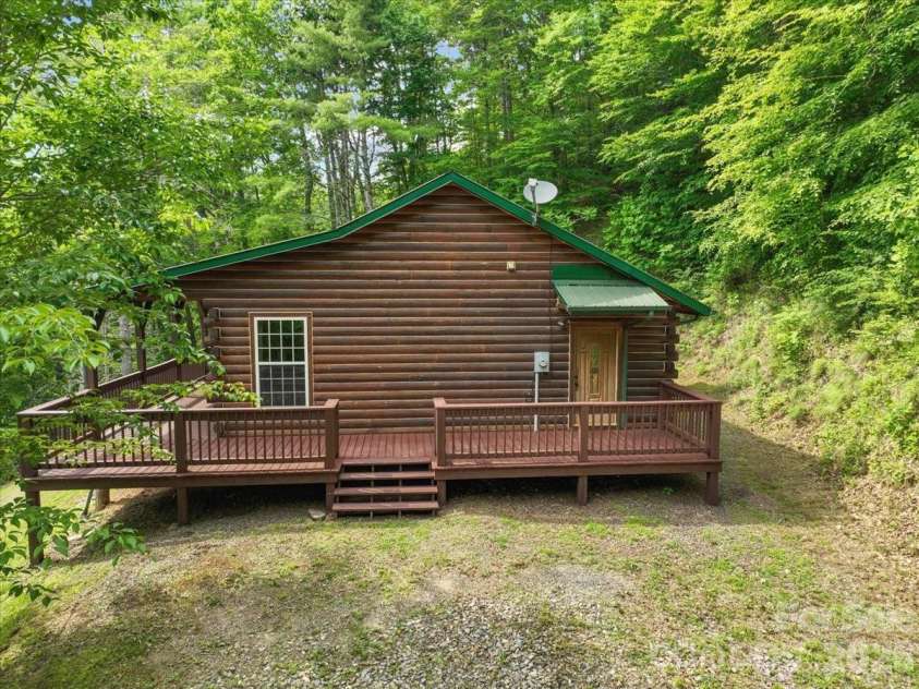 439 Upper Pig Pen Road, Green Mountain, NC 28740.  MLS# CAR4392353, YatesRealty ID 30658. 