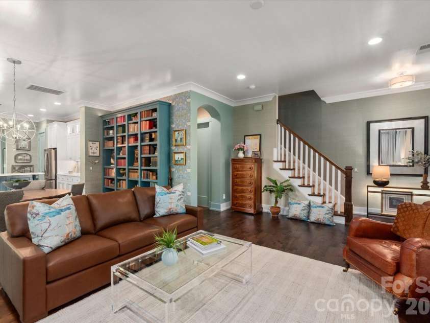 3702 Selwyn Avenue, Charlotte, NC 28209.  MLS# CAR4389683, YatesRealty ID 30659. 