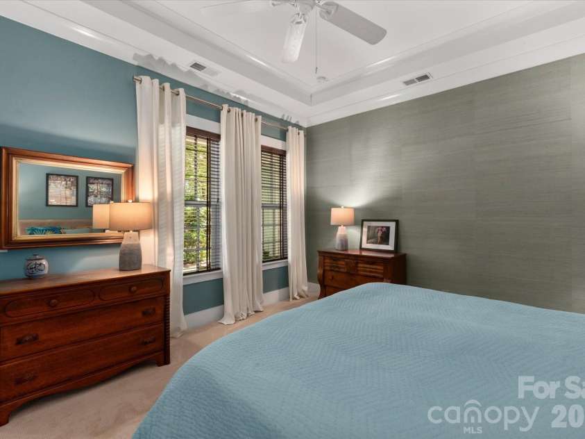 3702 Selwyn Avenue, Charlotte, NC 28209.  MLS# CAR4389683, YatesRealty ID 30659. 